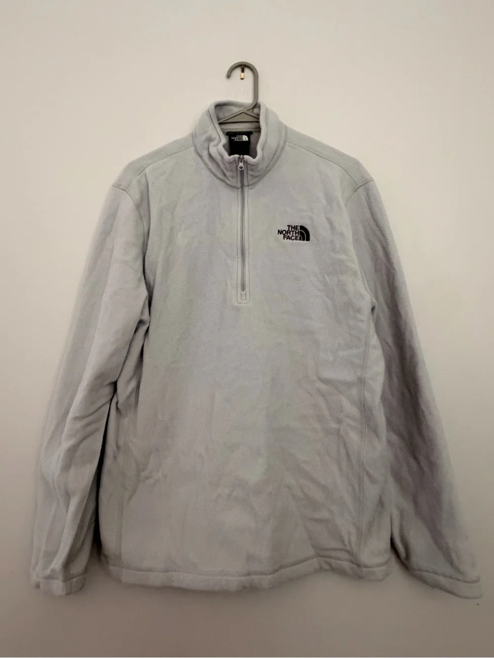 The North Face Men's Light Gray Quarter-Zip Fleece Jacket